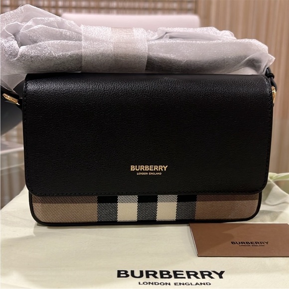 🔥🔥🔥100% Authentic Burberry Crossbody bag - Picture 3 of 12